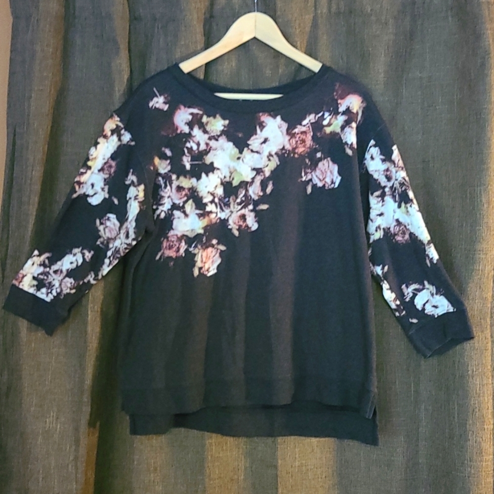 Simply Vera Sweatshirt